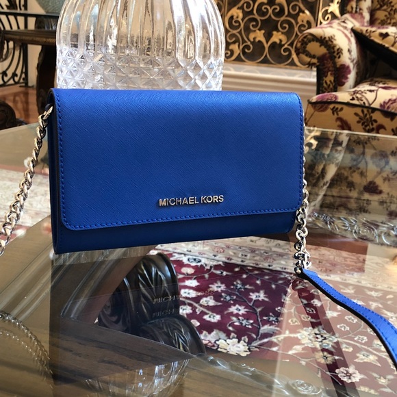 Authentic Michael Kors wallet on a chain crossbody - Picture 2 of 8